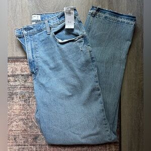 Abercrombie & Fitch Curve Love Ultra High Waist 90s Straight Jean Medium Wash